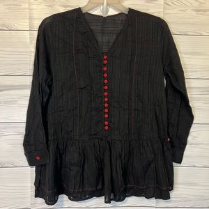 Med.  embellish top  (Nwt)